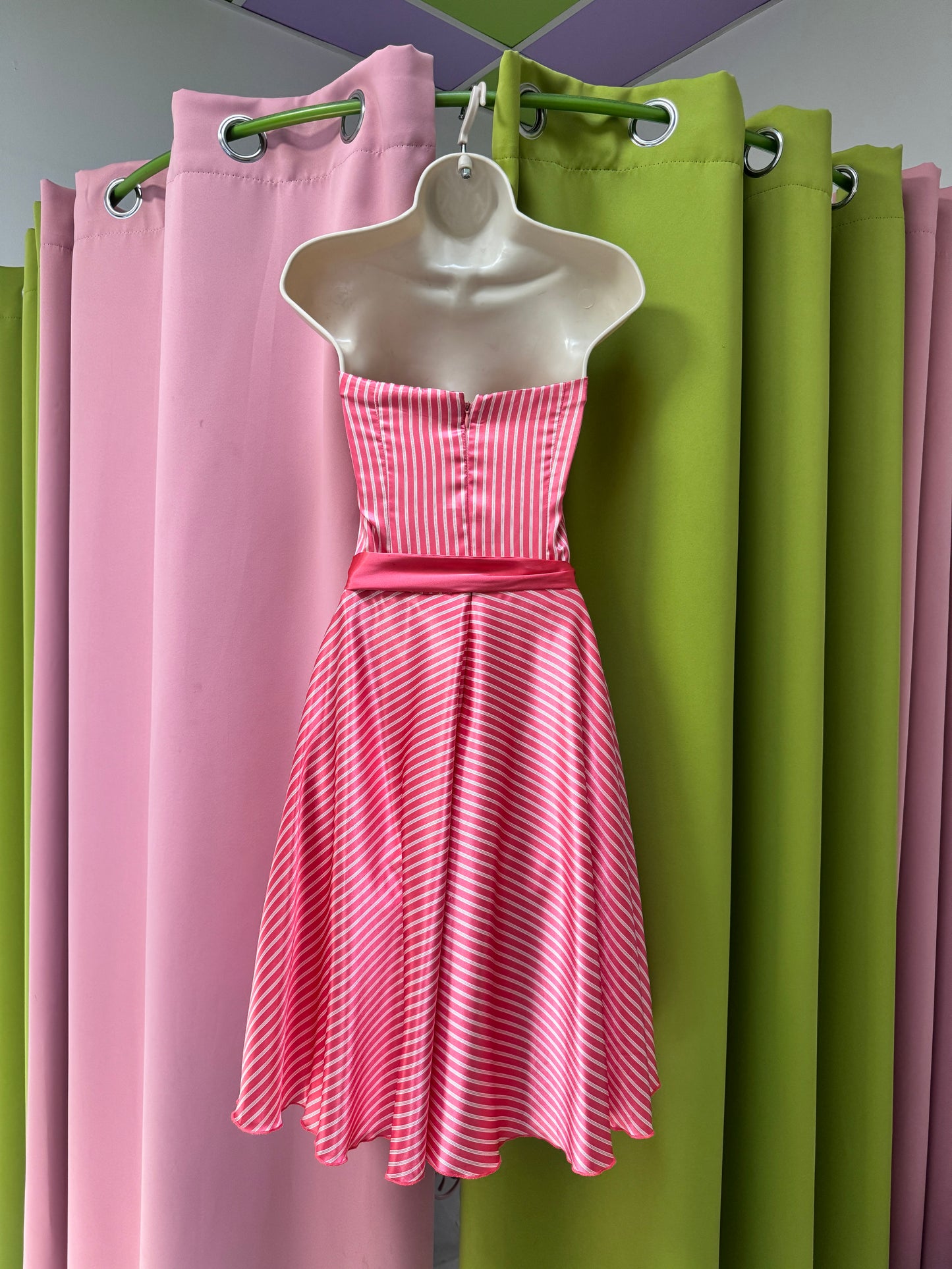 Sz. M Vintage Strapless Pink and White Pinstripe A Line Dress