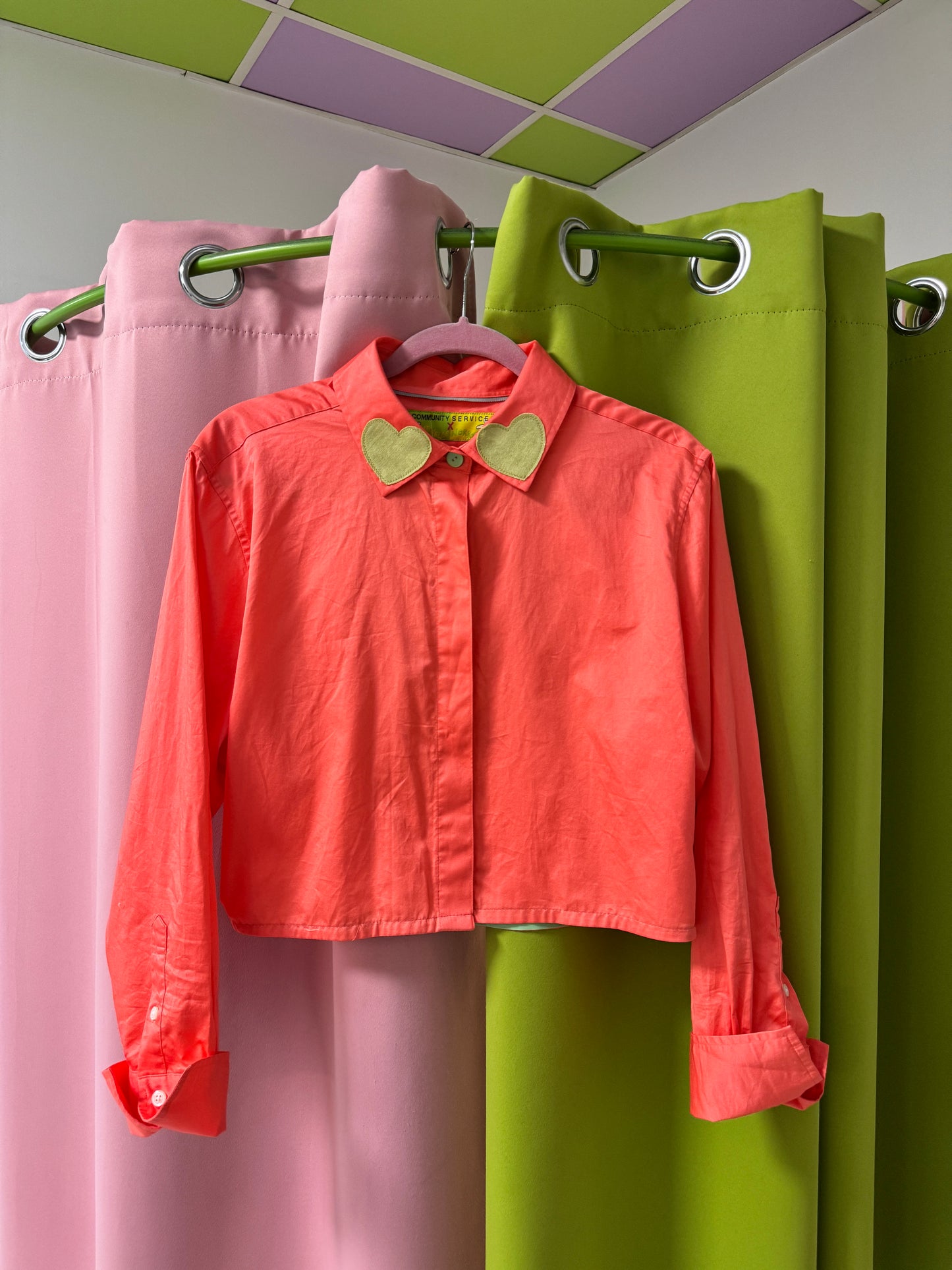 Sz L/XL Upcycled Heart Collar Applique Oxford  | MN X Community