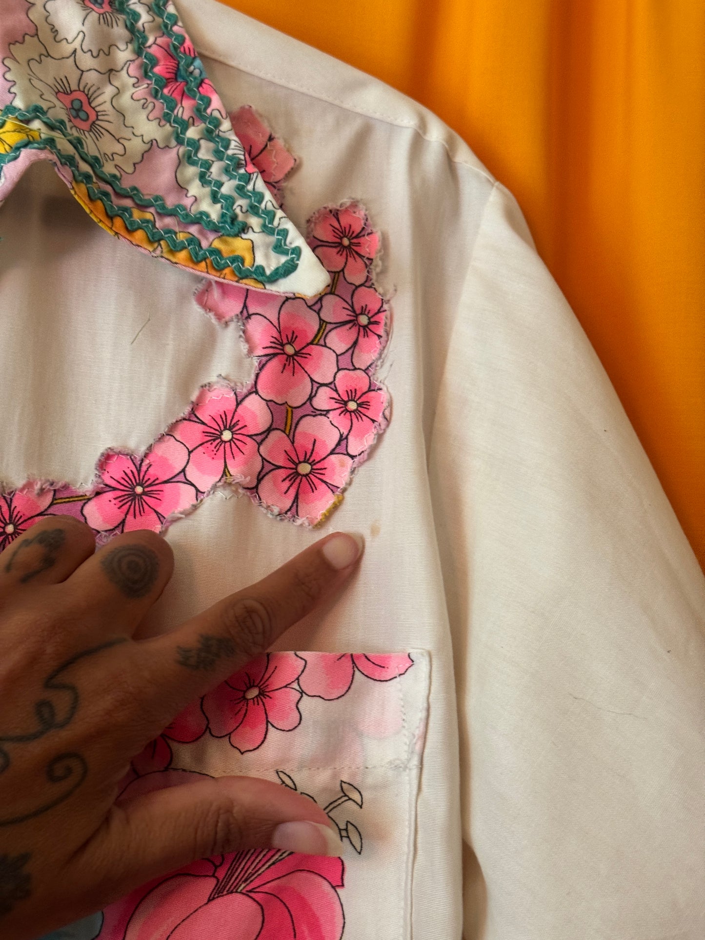 Sz L 70s Patchwork Applique Button Down