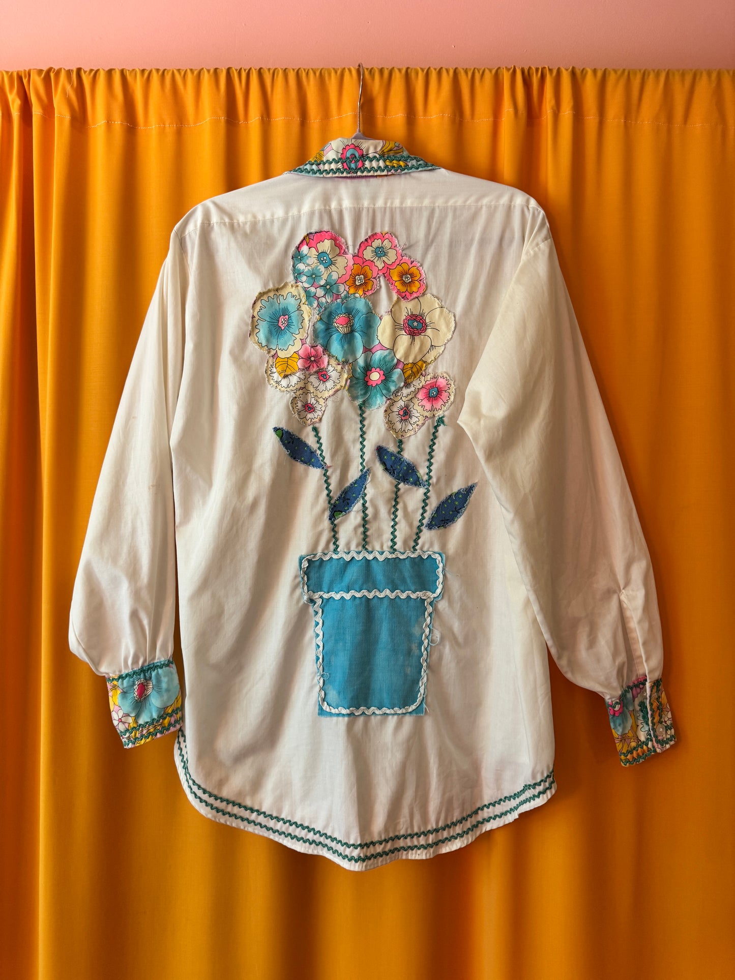 Sz L 70s Patchwork Applique Button Down