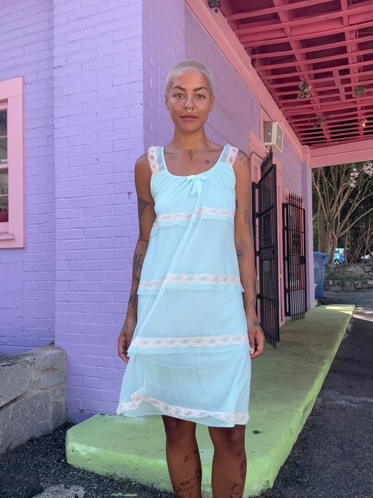 Sz M 70s Baby Blue Nightgown